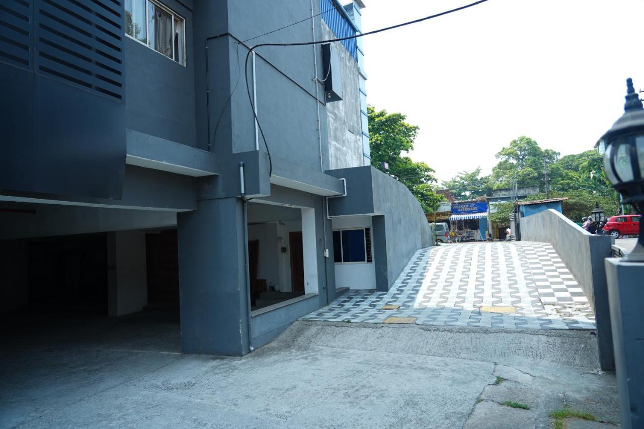 Hotel B R Regency Thiruvananthapuram Exteriör bild