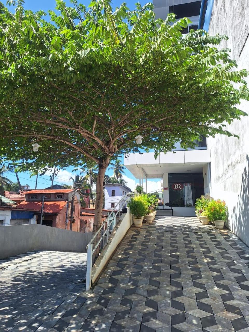 Hotel B R Regency Thiruvananthapuram Exteriör bild