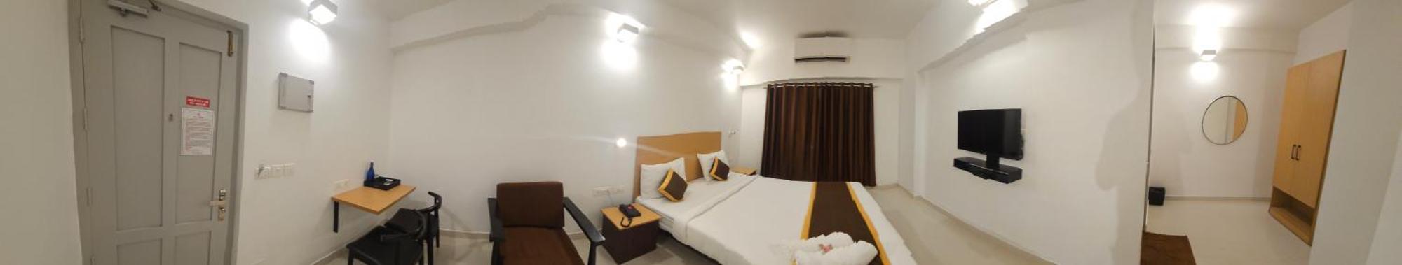 Hotel B R Regency Thiruvananthapuram Exteriör bild