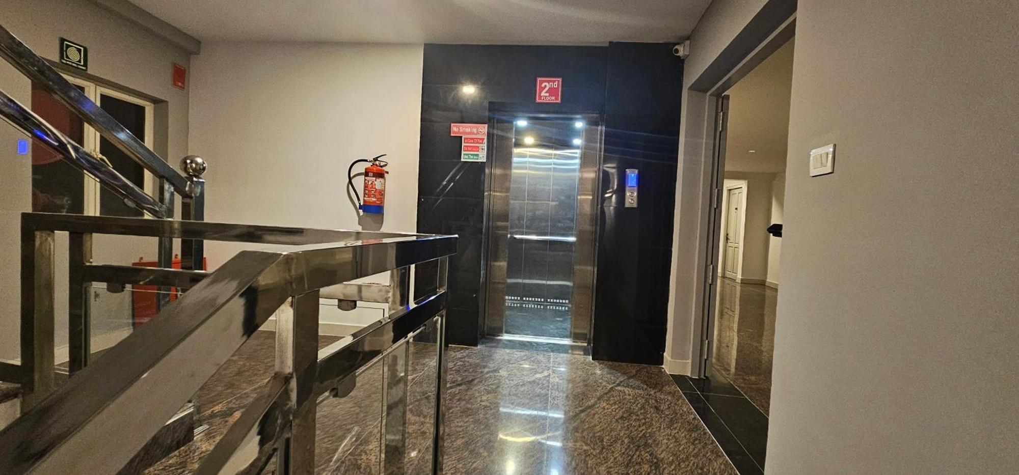 Hotel B R Regency Thiruvananthapuram Exteriör bild